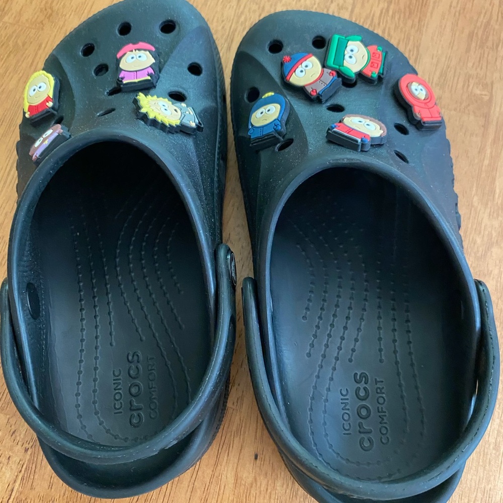 CROCS Black Sandals with Textured Footbed - Picture 2 of 2